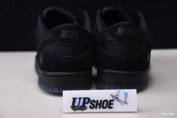 It DO9329-001  5 Black On Undefeated Nike Dunk Low SP 0708